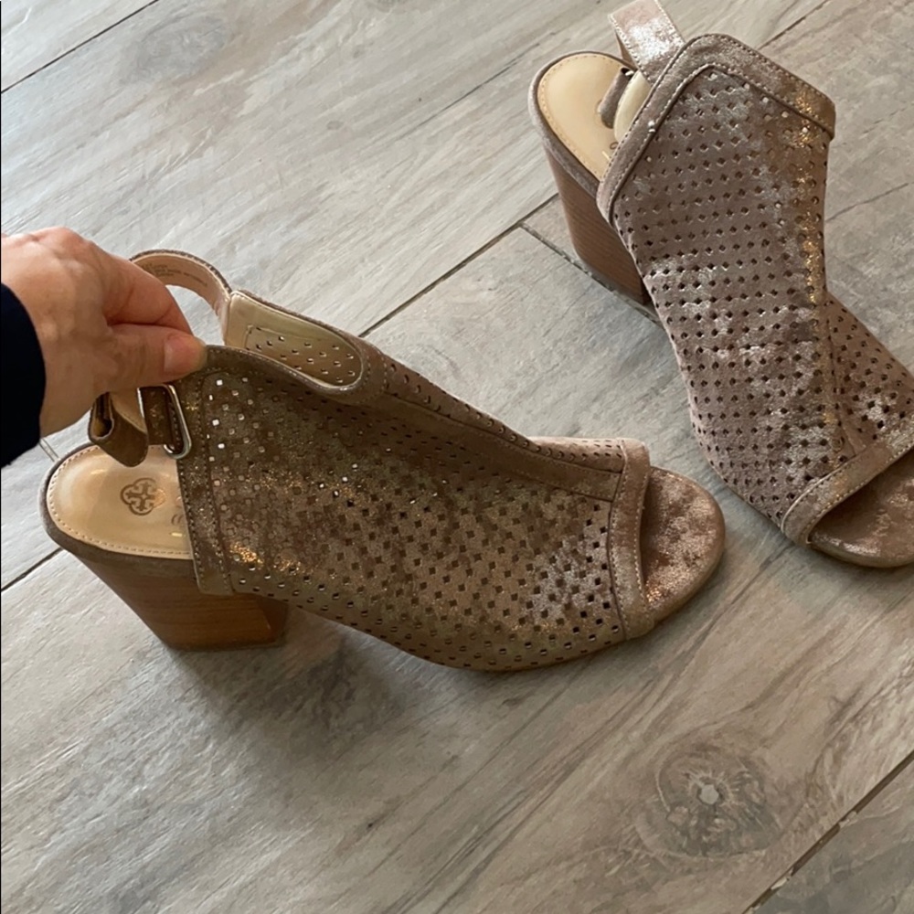 Isola heels